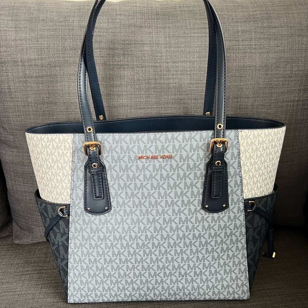 NWT MICHAEL KORS VOYAGER EW TOTE HANDBAG